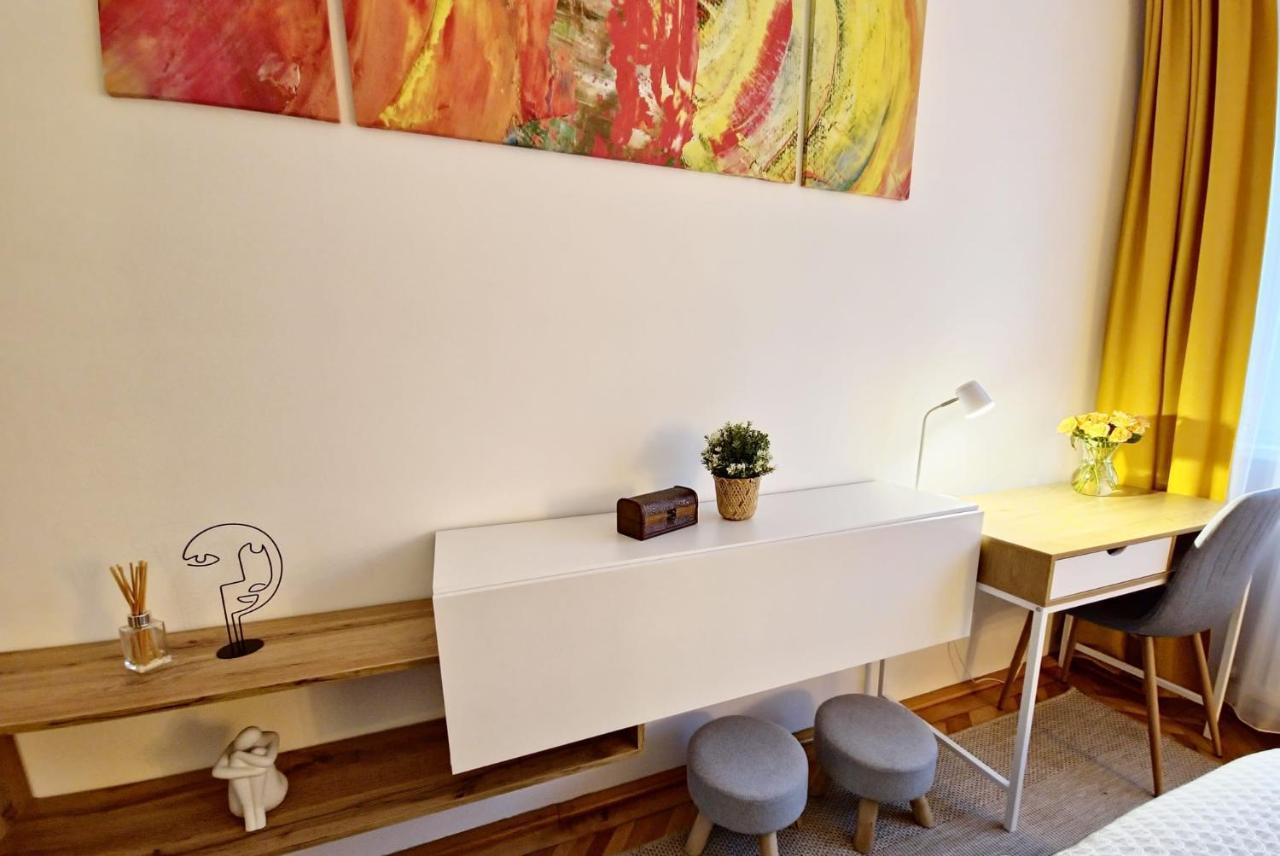Tusmorez Central Apartment Targu-Mures Bagian luar foto