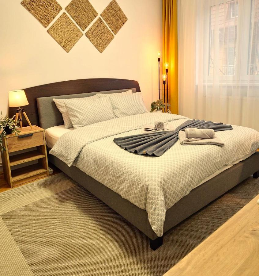 Tusmorez Central Apartment Targu-Mures Bagian luar foto